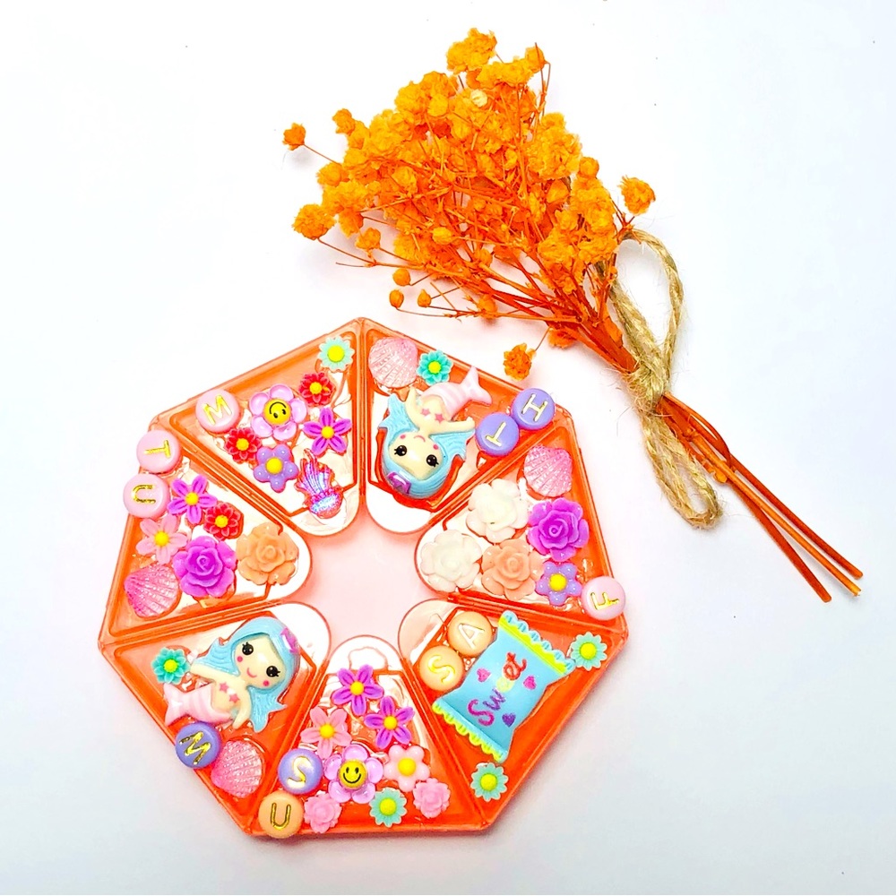Handmade | Orange Mermaid Floral Mix, 7-Sided Round Pill Case